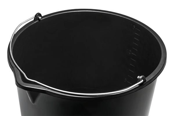 vedro z izlivom in ročajem 15l pe plastično, črno vedro z izlivom in ročajem 15l pe plastično, črno